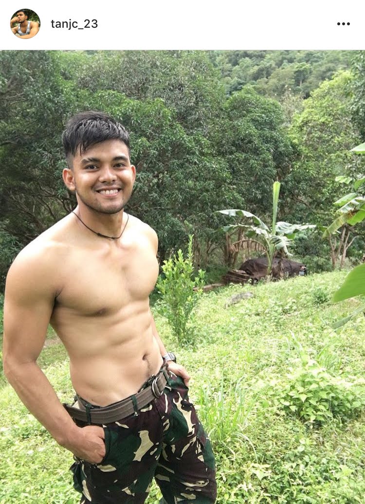 Jc Tan Bites Delivers His Perfect Abs To Those In Quarantine Gagatai 6931